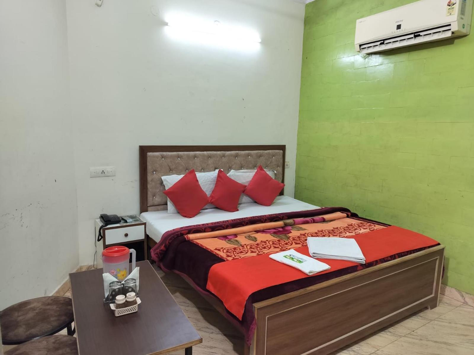 Hotel Holiday Inn Paradise Chandīgarh Exteriér fotografie