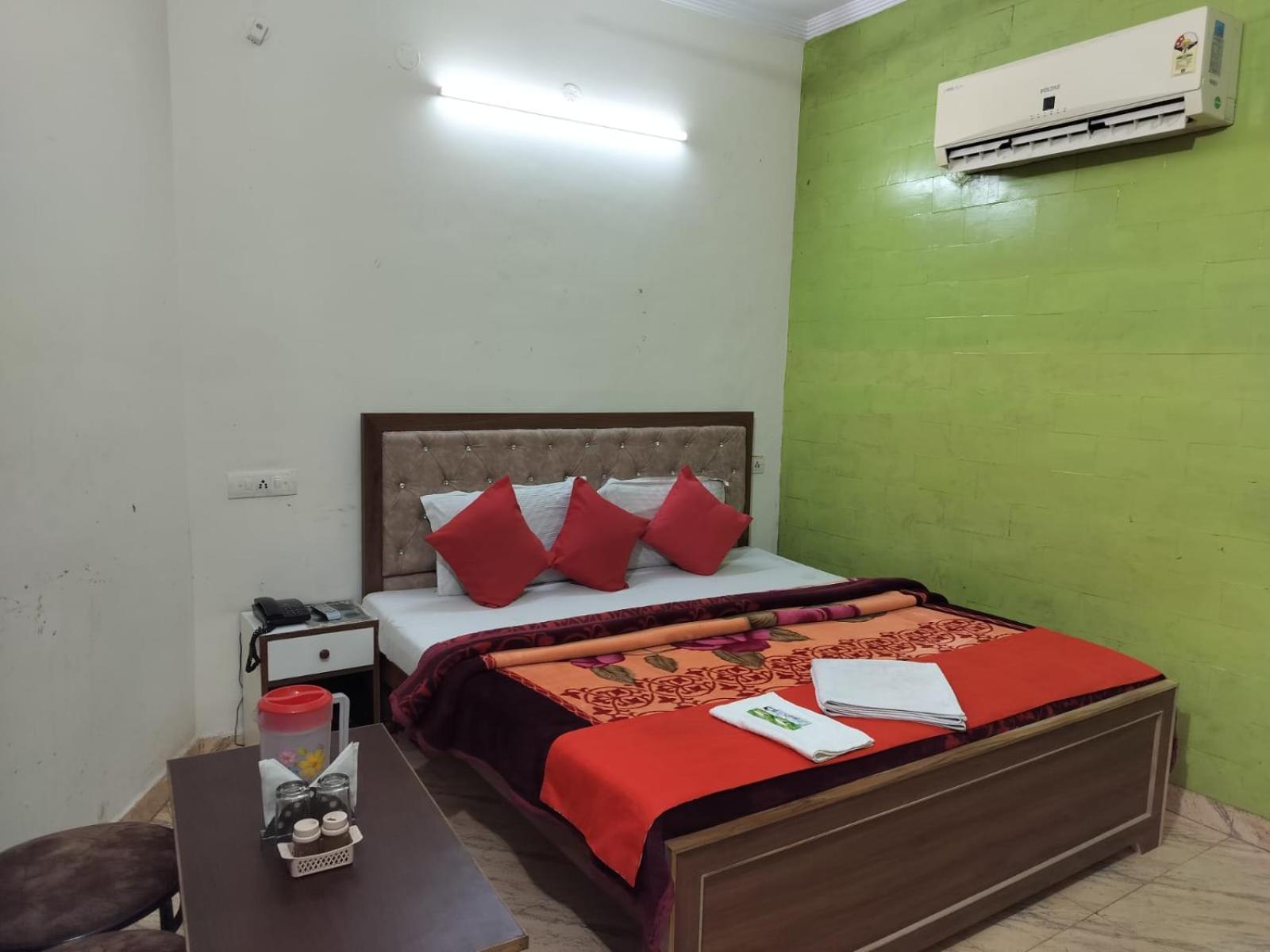 Hotel Holiday Inn Paradise Chandīgarh Exteriér fotografie