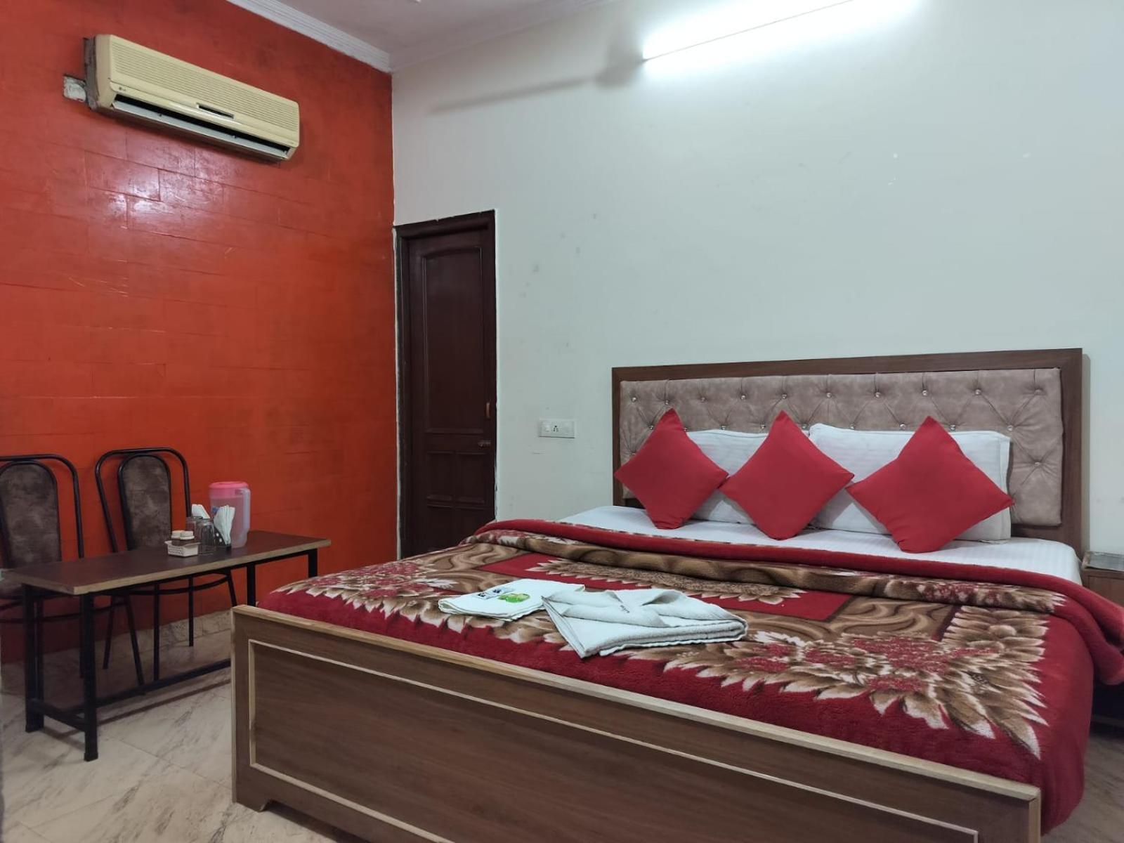 Hotel Holiday Inn Paradise Chandīgarh Exteriér fotografie