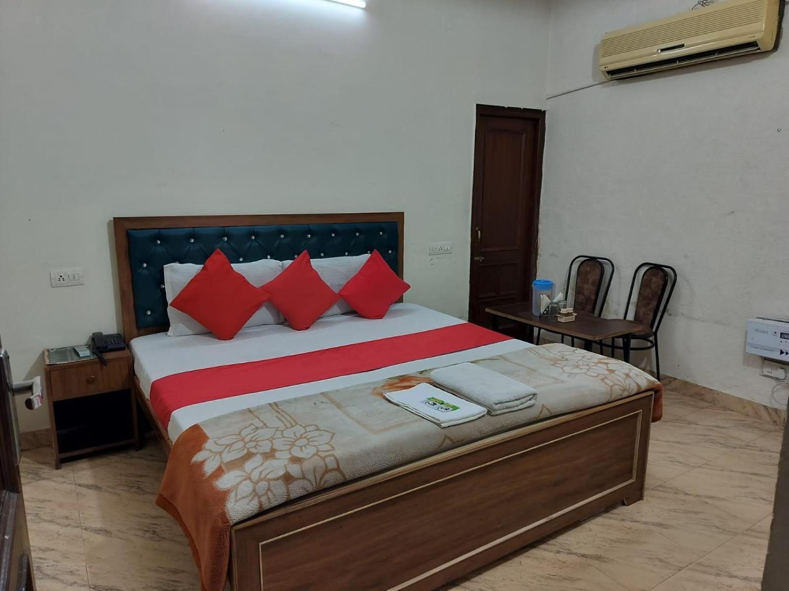 Hotel Holiday Inn Paradise Chandīgarh Exteriér fotografie